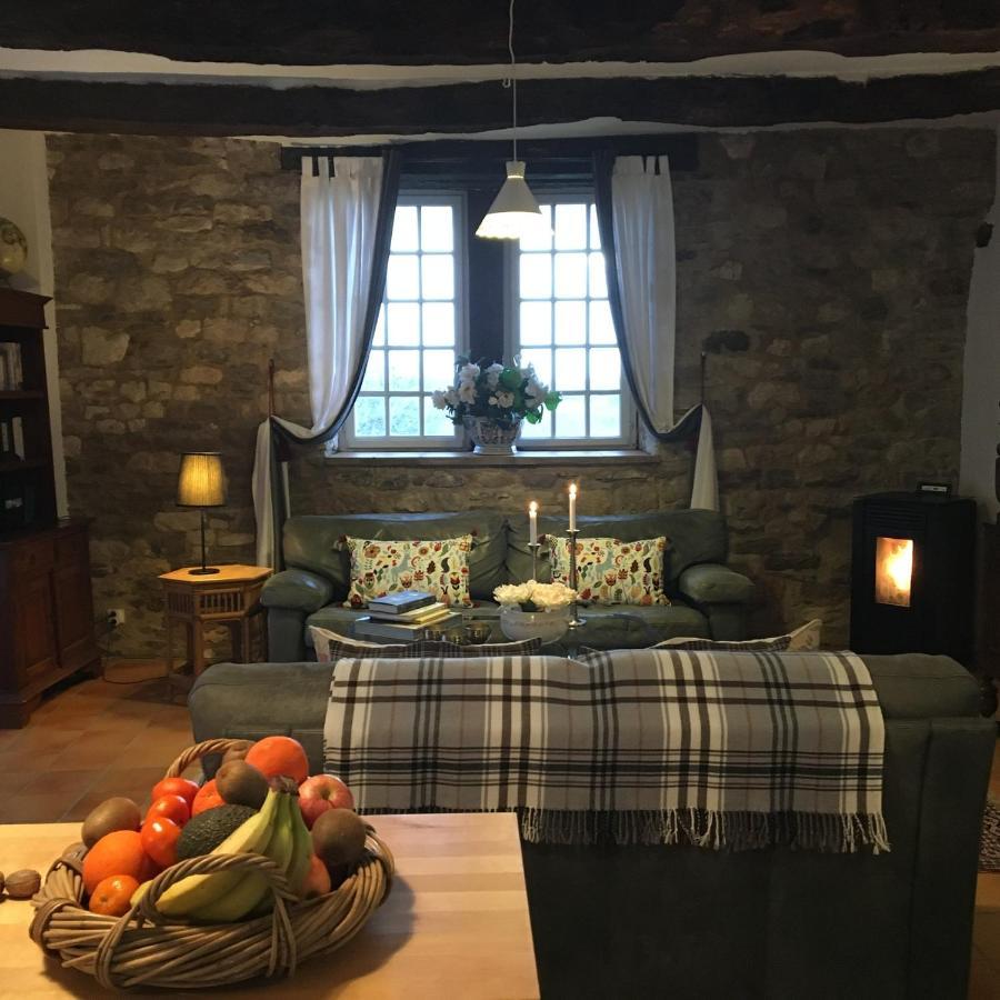 Les Gites Perard Caylus Εξωτερικό φωτογραφία